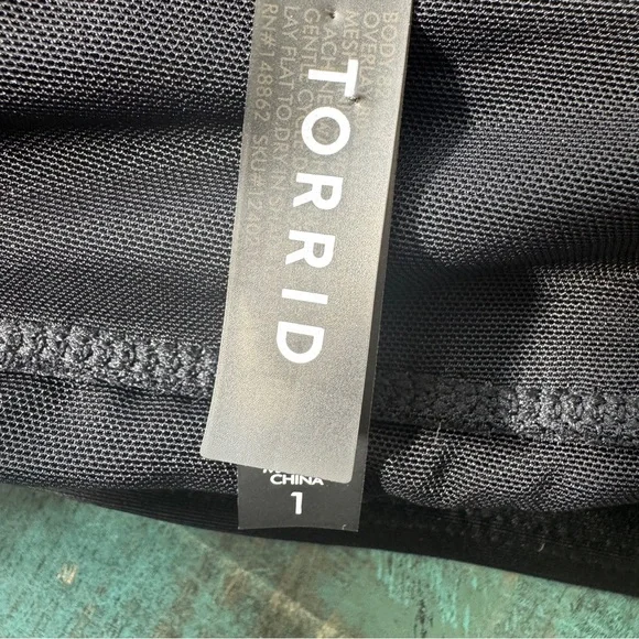 Torrid Black Gold Star Metallic Print 1PC Flounce Top SwimSuit 1X (TOP ONLY) - Picture 9 of 10